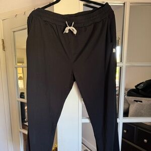 Vuori Performance Joggers Black Size XL EUC